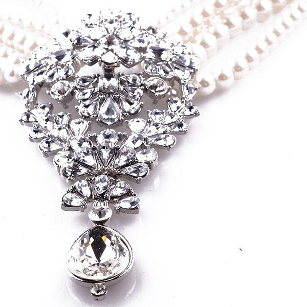 Pendent Pearl Necklace with Rhinestones